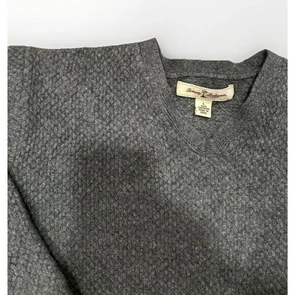 Tommy Bahama Long Sleeve V Neck Cashmere Sweater Men's Size Large Grey Knit - Picture 4 of 9